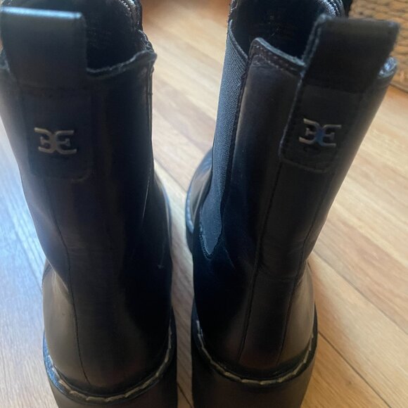 Lug sole Bootie - Picture 6 of 7